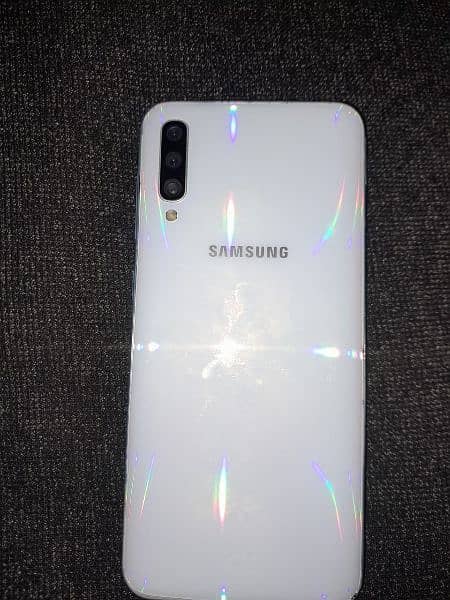 Samsung galaxy A50 1