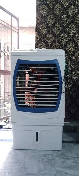 Air cooler for sale use just 4 days condition 10/10 0