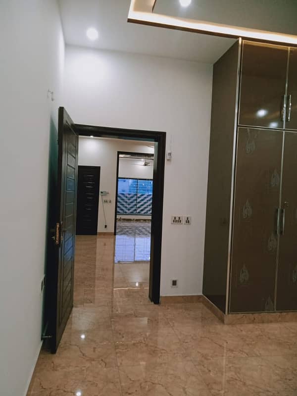 10 Marla upper portion For Rent In bahria town lahore 3
