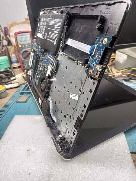 Laptop Hinges Repair shop 12