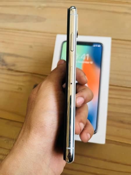 Iphone X 256GB (With Original Box) NON-PTA 1