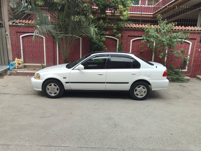Honda Civic EXi Automatic in good condition. 7