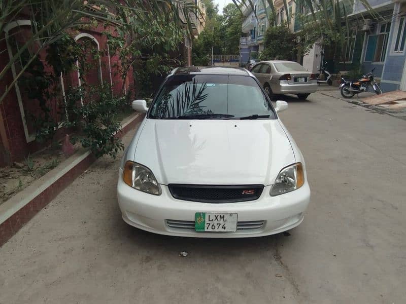 Honda Civic EXi Automatic in good condition. 8