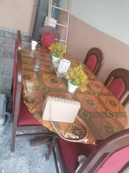 dinning table full set . Good condition 2