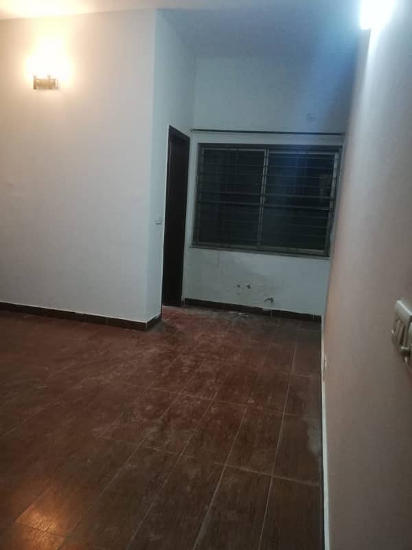 Askari 11, Sector A, 10 Marla, 03 Bed, Luxury House For Rent. 1