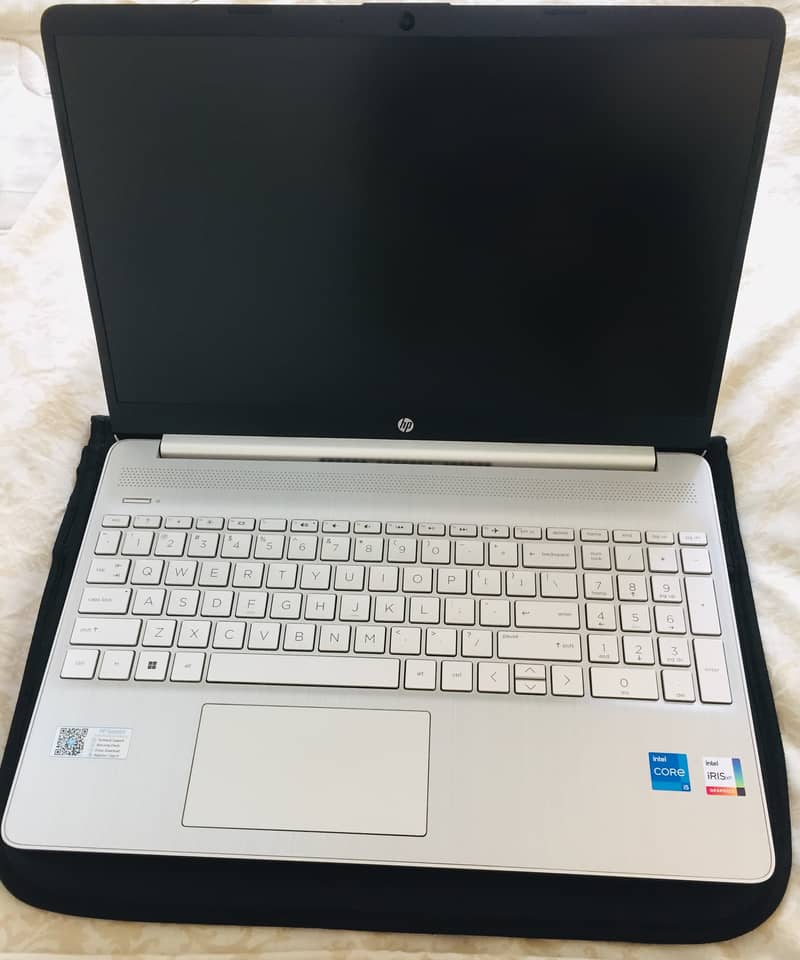 HP Laptop 15s-fq5098TU 0