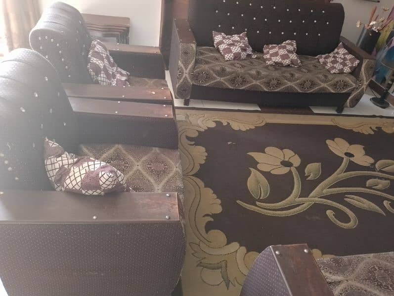 Sofa set with Carpet 3