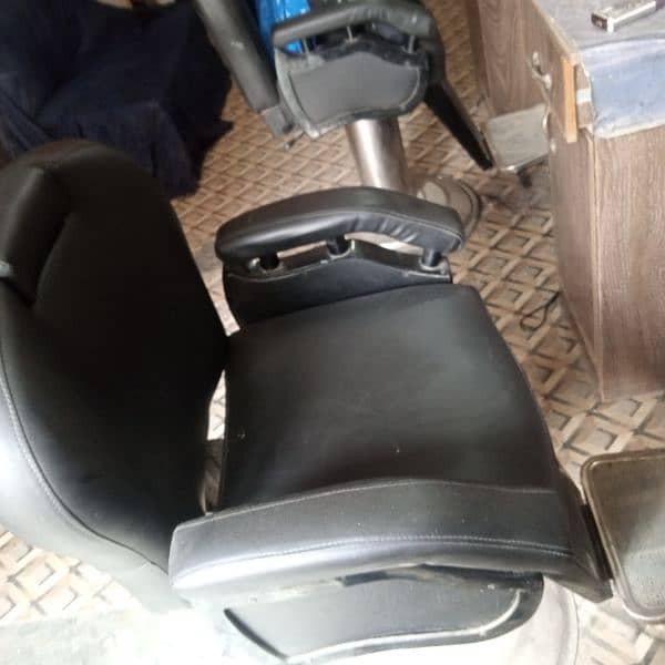 Saloon Chairs Available 1
