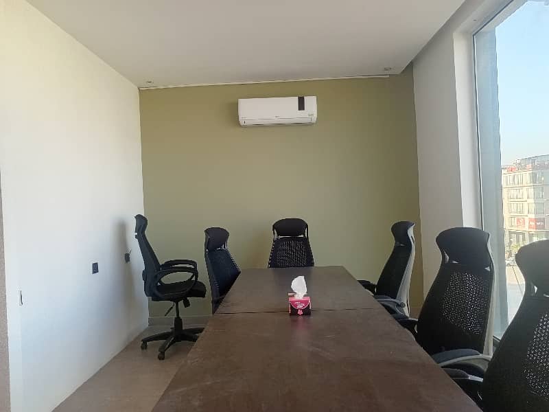 8 MARLA FURNISHED OFFICE FLOOR AVAILABLE FOR RENT FACING COURTYARD 18