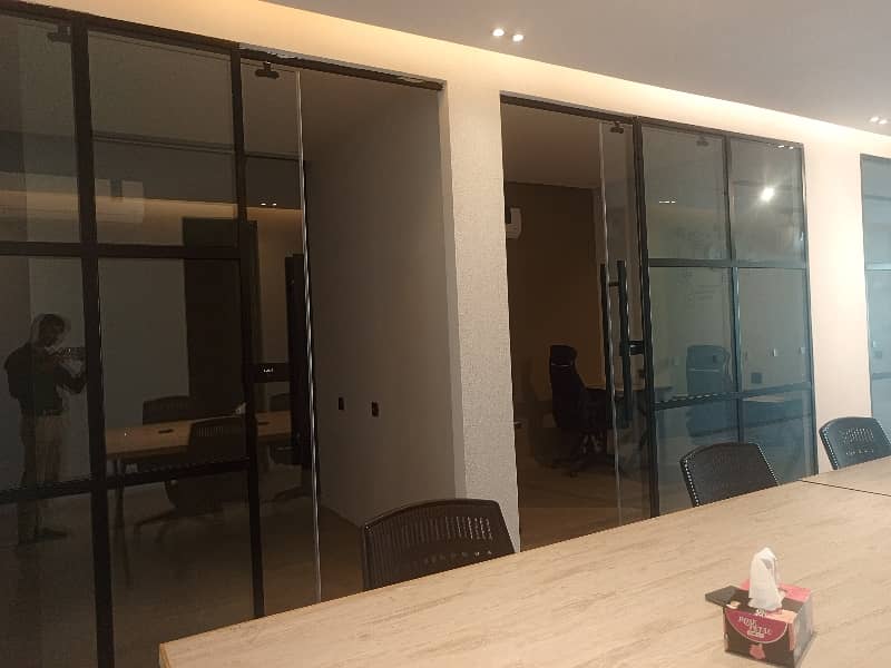 8 MARLA FURNISHED OFFICE FLOOR AVAILABLE FOR RENT FACING COURTYARD 19
