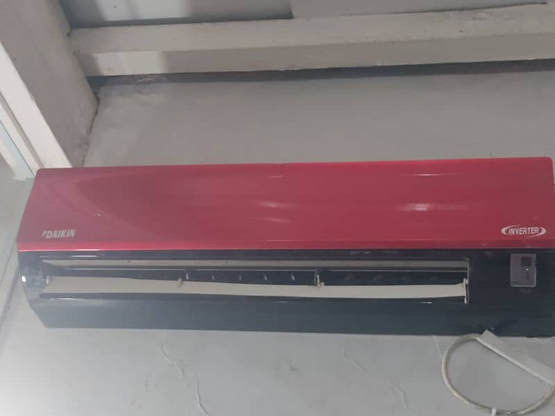 Daikin 1.6 Ton Inverter 1