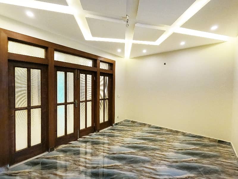 Prime Location Nespak Housing Society Phase 3 - Block A House Sized 1 Kanal For sale 9