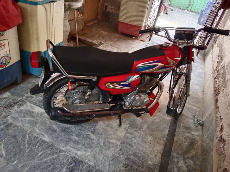 Honda cg 125 fit bike all Punjab ka number ha 0