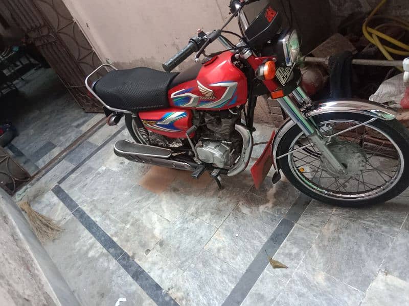 Honda cg 125 fit bike all Punjab ka number ha 11