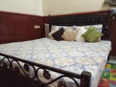 King Size Iron bed with Master Foam