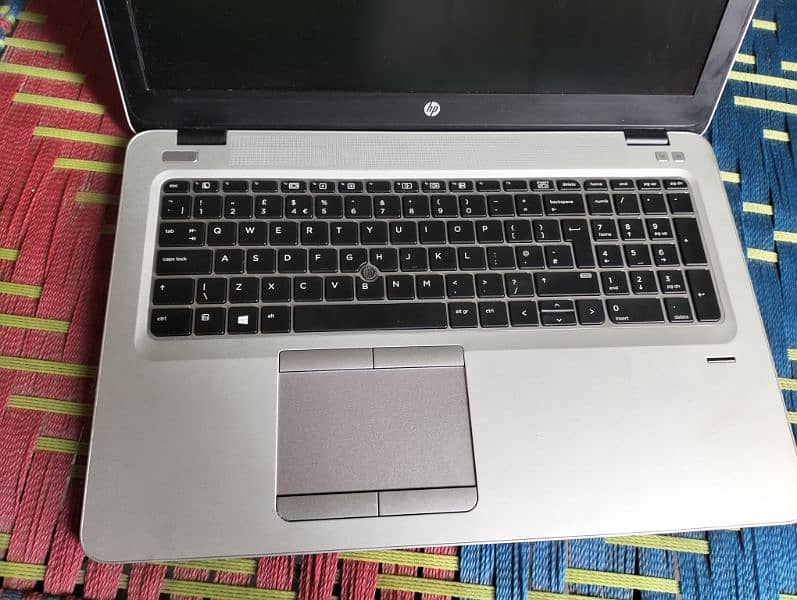 HP laptop . model. 850g3. 
cro. i7.6gen
8gb. 256gb. ssd
15.0. inch. 3