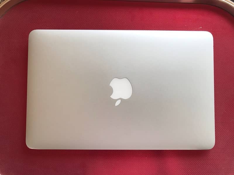 Macbook 11 inch (mid 2013) 0