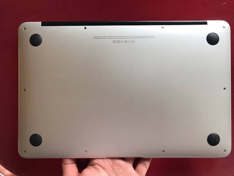 Macbook 11 inch (mid 2013) 1