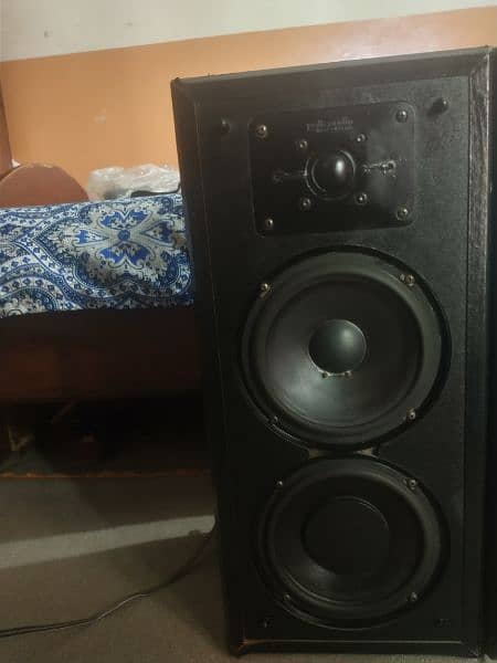 Polk audio speakers 5