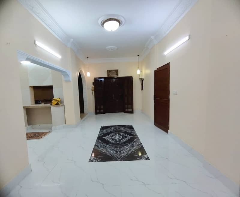 Prime Location Clifton - Block 3 Flat Sized 1100 Square Feet Is Available 1