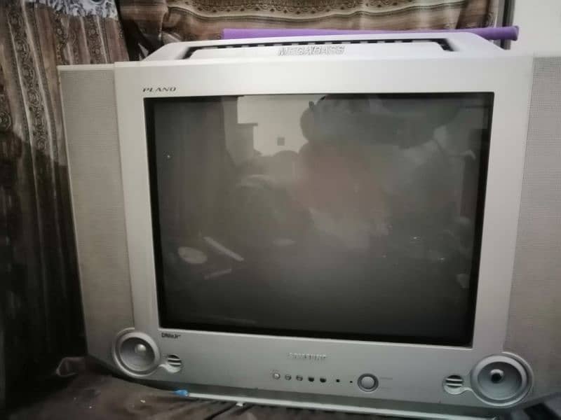 Samsung TV working and genuine condition for sale 0