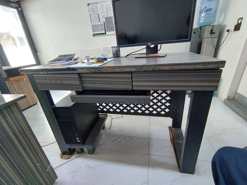 02 office table furniture with iron stand 2