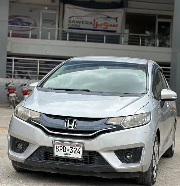 Honda Fit 2015 hybrid 1