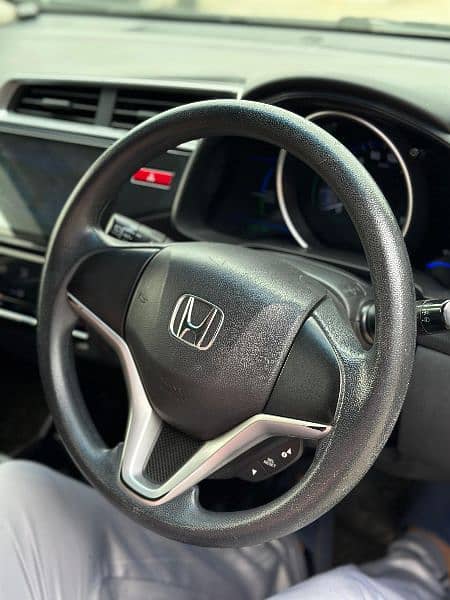 Honda Fit 2015 hybrid 6