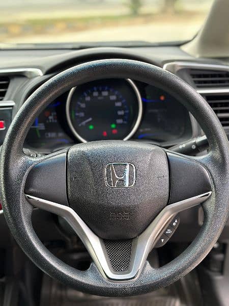 Honda Fit 2015 hybrid 9