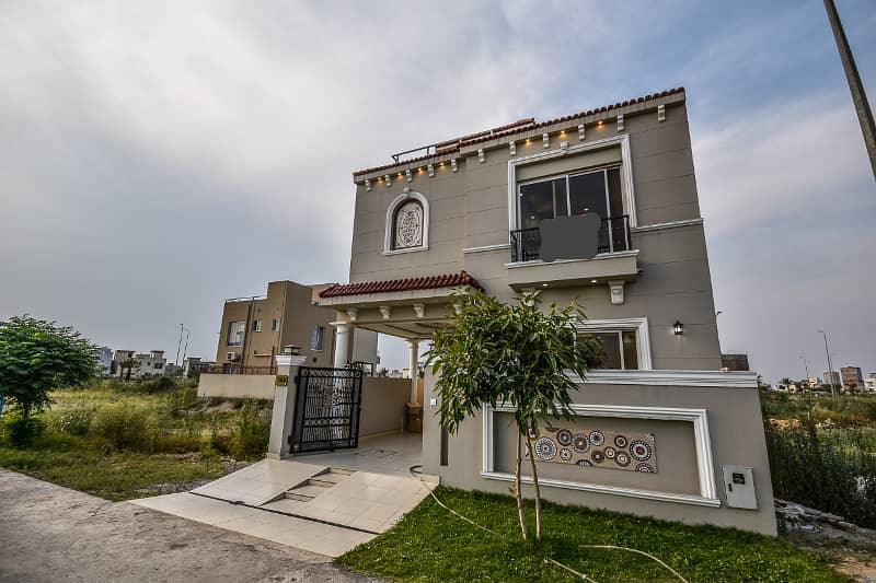 5 Marla AFFORDABLE house for rent in DHA 9 Town 0