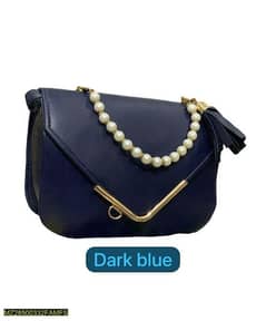 women hand cluthes bag