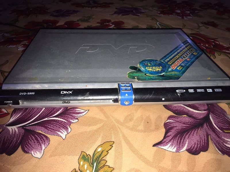 DVD PLAYER 1