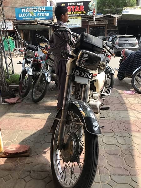 i a selling self start honda 125 0