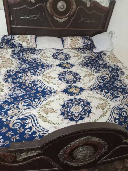 King size bed and mattress for sale in cheap price 0