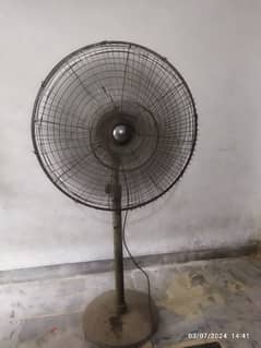 stand fan