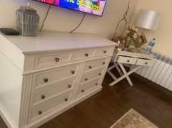 Elegant White Chest Drawer with Ample Storage Space (Stylish Elegant)