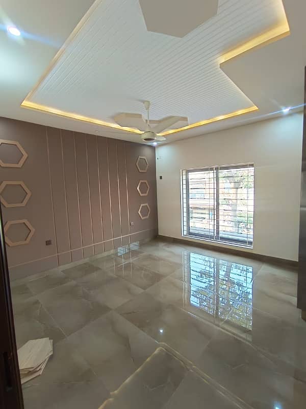 10 MARLA NEW HOUSE FOR RENT IN WAPDA TOWN 3