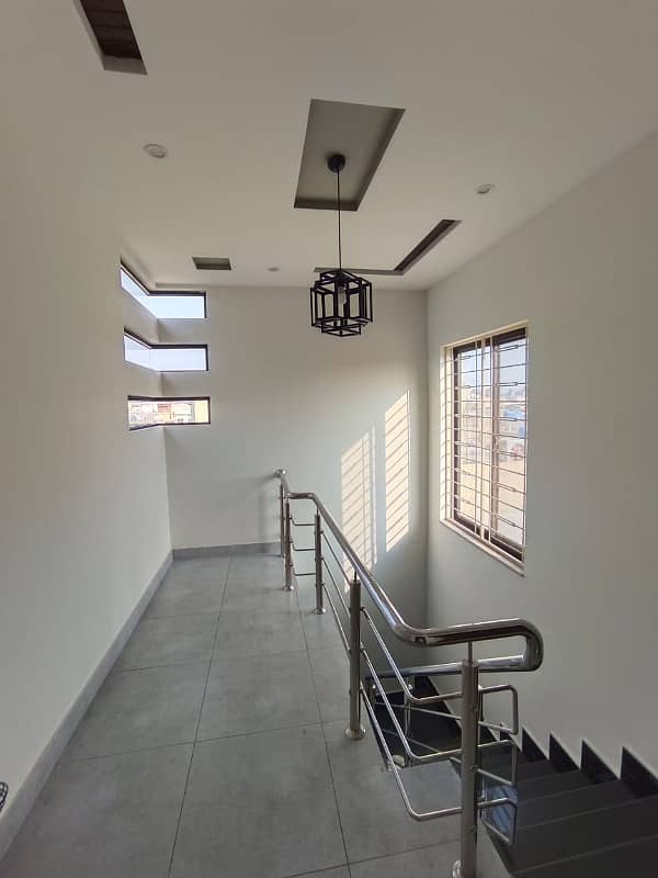 10 MARLA NEW HOUSE FOR RENT IN WAPDA TOWN 16