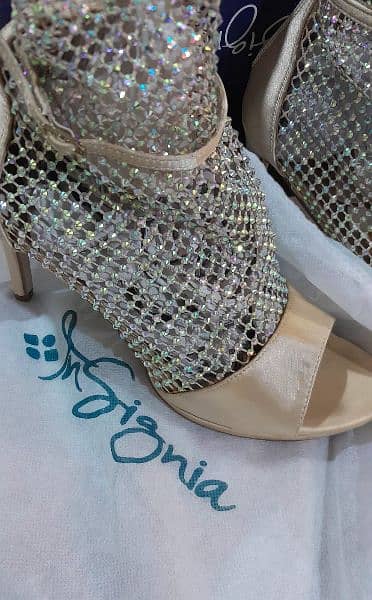 golden net with heels  perfect for ladies glamorous 0