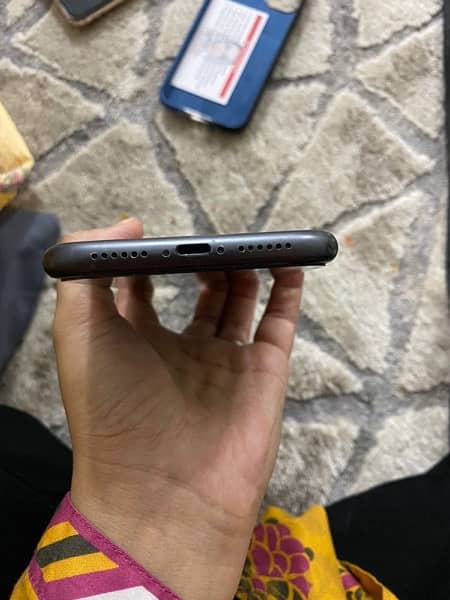 Iphone 128GB PTA Aprroved 1