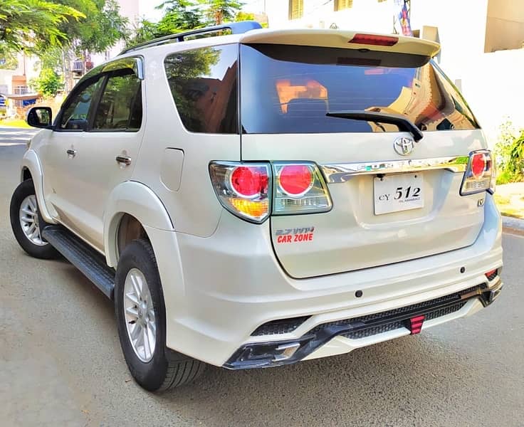 Fortuner V 2014 Full Options Gift For Momans 512 VIP Num 4