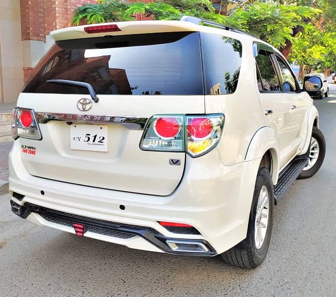 Fortuner V 2014 Full Options Gift For Momans 512 VIP Num 5