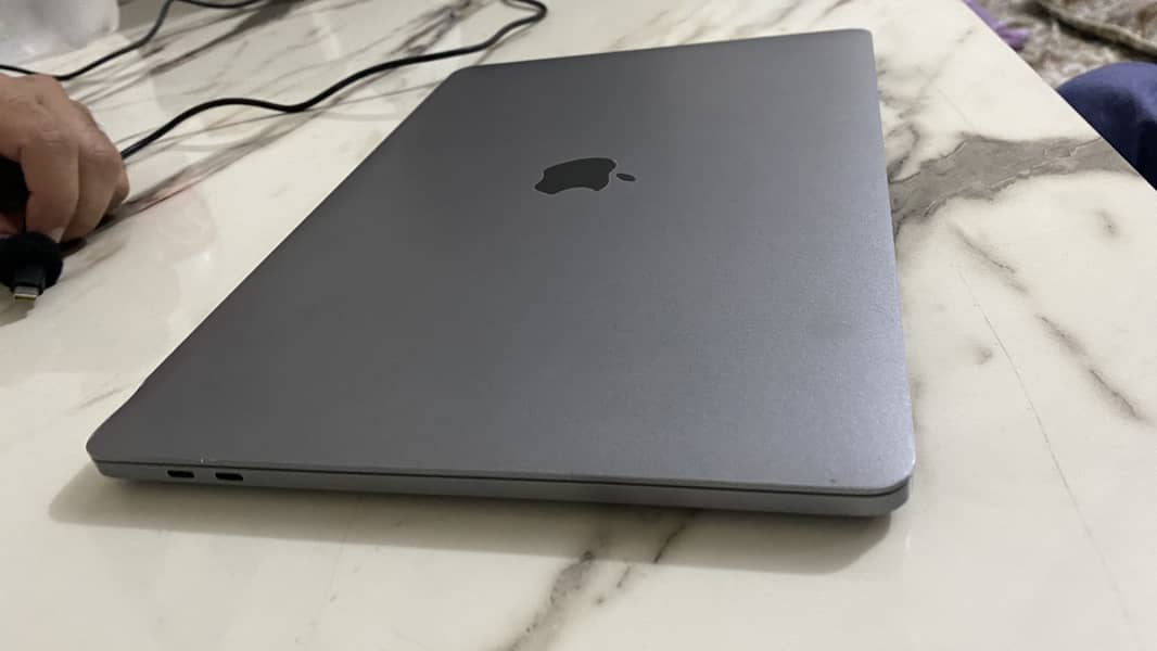 Macbook pro M1 2020 apple 2