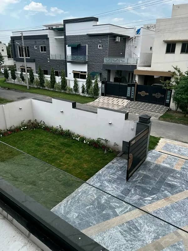 In State Life Phase 1 - Block A Upper Portion For Rent Sized 20 Marla 15