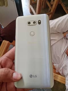 LG v30 think