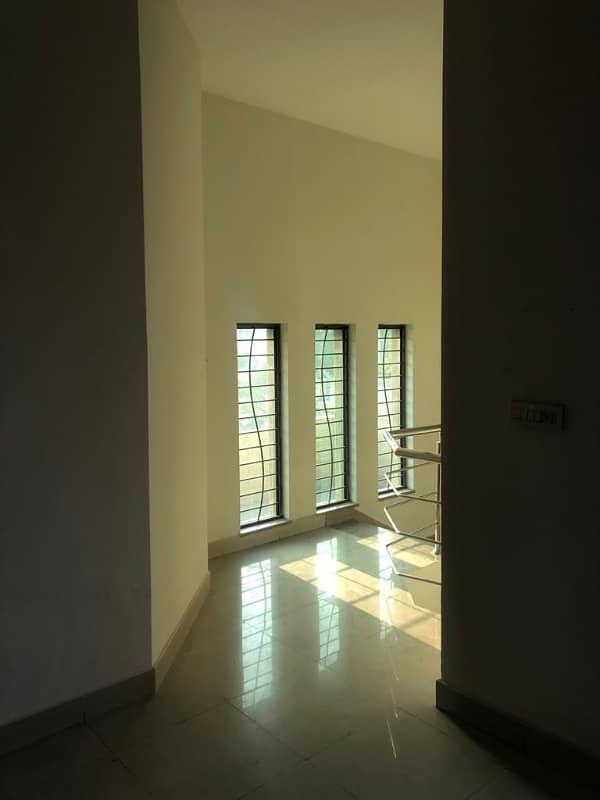 Askari 11, Sector A, 10 Marla, 03 Bed, Luxury House for Rent. 6