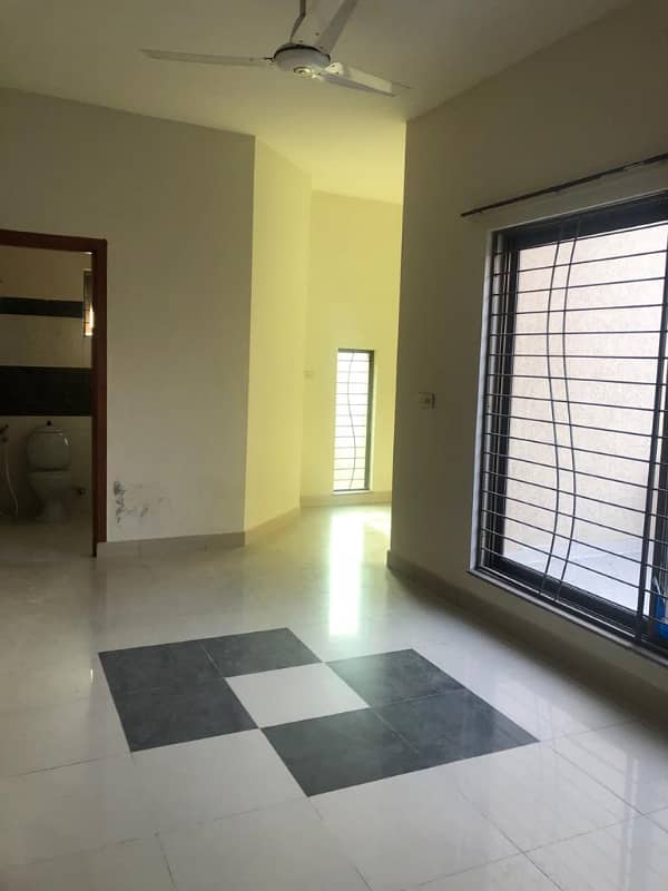 Askari 11, Sector A, 10 Marla, 03 Bed, Luxury House for Rent. 8