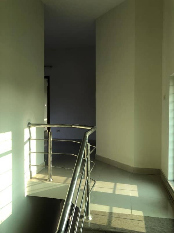 Askari 11, Sector A, 10 Marla, 03 Bed, Luxury House for Rent. 16