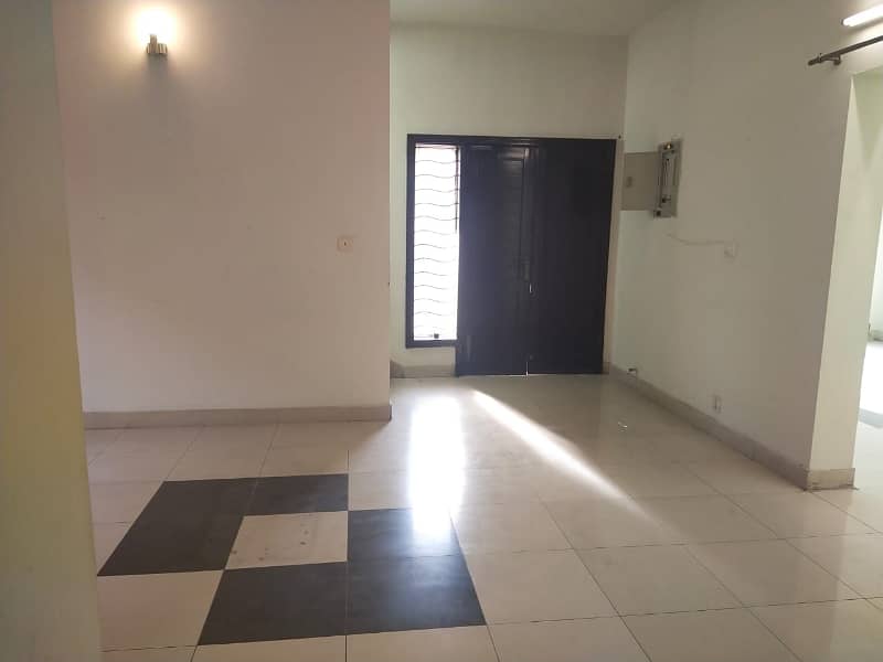Askari 11, Sector A, 10 Marla, 03 Bed, Luxury House for Rent. 23