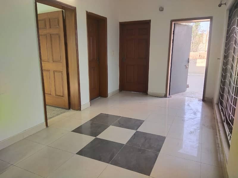 Askari 11, Sector A, 10 Marla, 03 Bed, Luxury House for Rent. 28